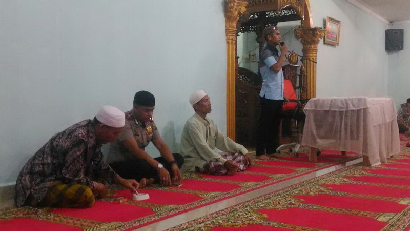 Iptu Dadan Sampaikan Kultum Kamtibmas di Desa Pantai Raja